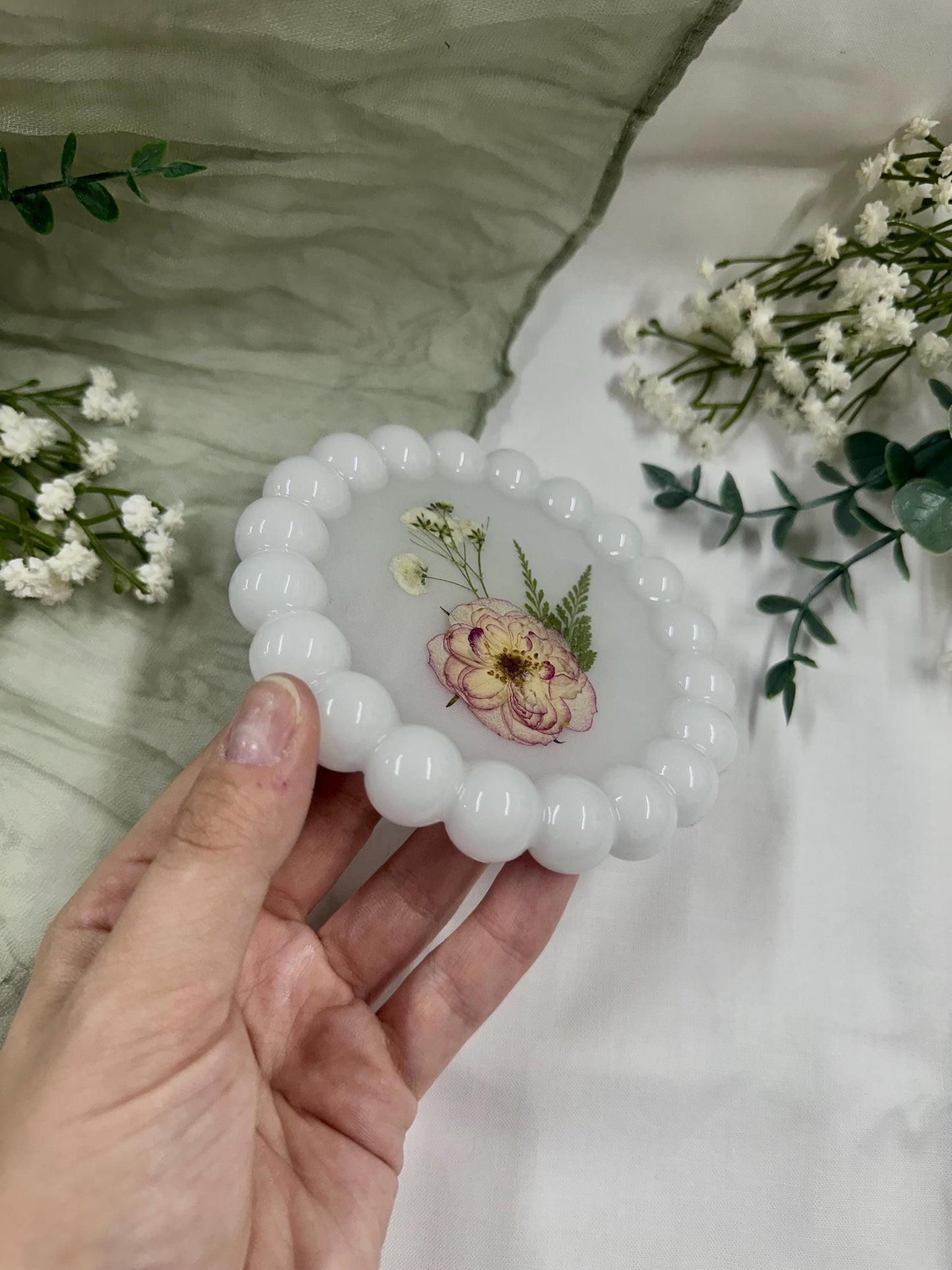 Pressed Flower Resin Coaster: Beaded Edge Jewelry Dish, Nature-Inspired Decor