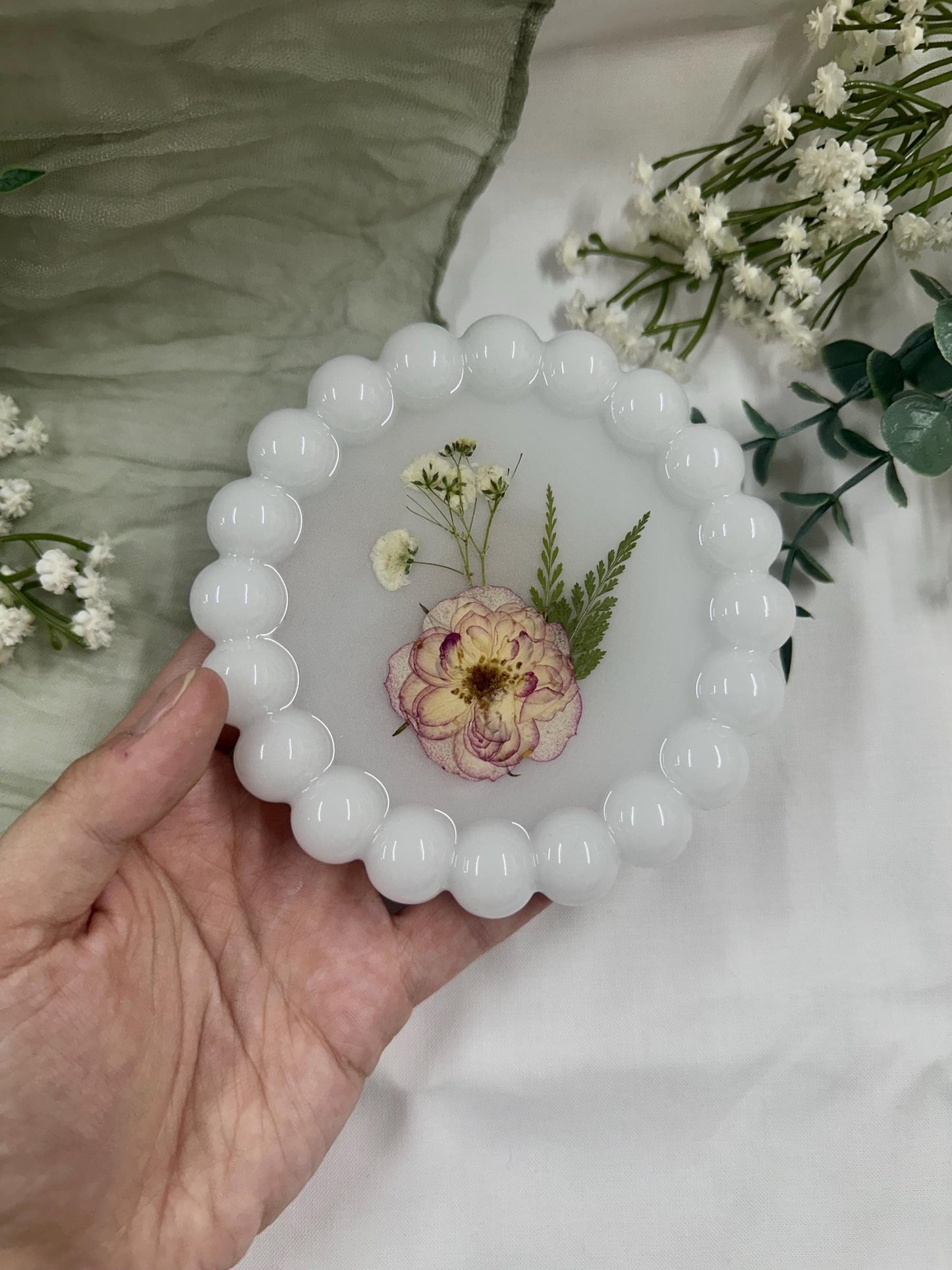 Pressed Flower Resin Coaster: Beaded Edge Jewelry Dish, Nature-Inspired Decor