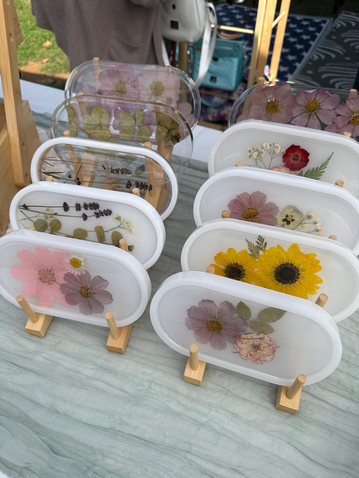 Pressed Flower Resin Tray: Handmade Botanical Jewelry Dish